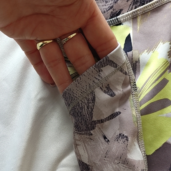 Calvin Klein Floral-Print High-Waist Leggings in Sage, Black & Gray - Picture 7 of 14